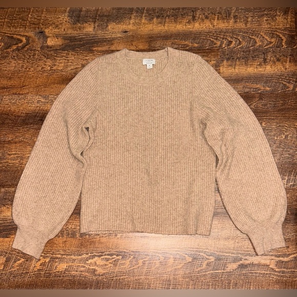 J CREW Cream/Tan Ribbed Puff-Sleeve SWEATER Size Med Extra-Soft Yarn Style BJ854 - Picture 1 of 4